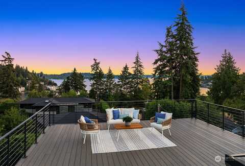 1St, BELLEVUE, WA 98004