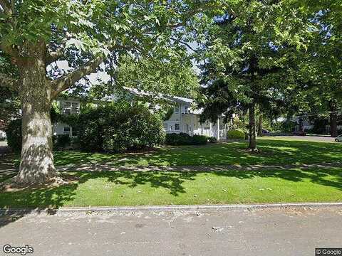 Broadway, PORTLAND, OR 97213