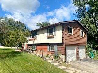 South, STOUGHTON, WI 53589