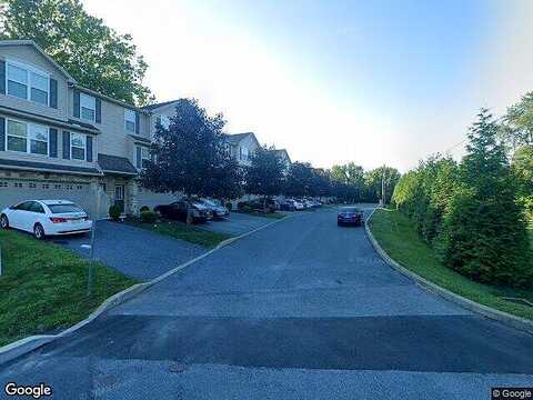 Joyce, HUMMELSTOWN, PA 17036