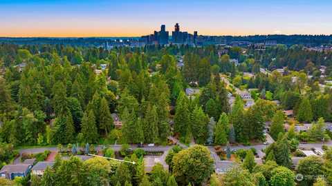 129Th, BELLEVUE, WA 98005