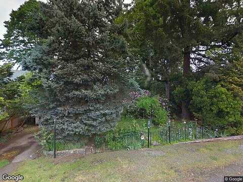 Cedar, LAKE OSWEGO, OR 97034