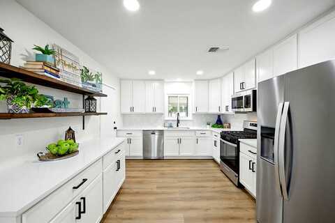 Wade Hampton, BENBROOK, TX 76126