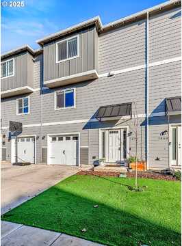 28Th, WHITE CITY, OR 97503