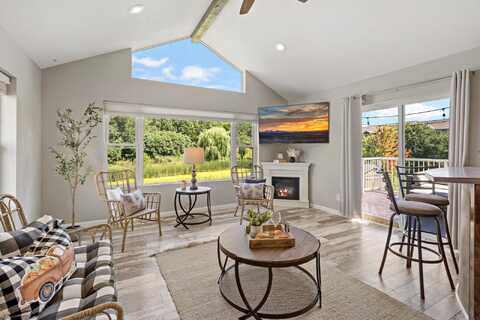Lenox, WACONIA, MN 55387