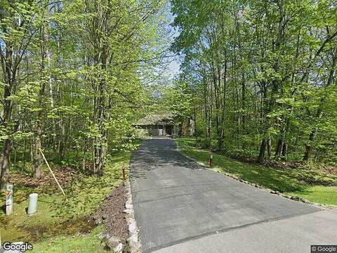 Woodington, SUAMICO, WI 54173