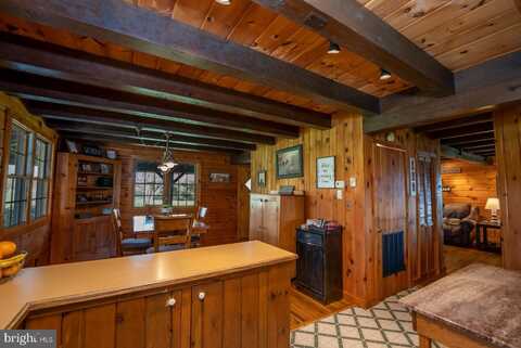 Back, DOYLESBURG, PA 17219
