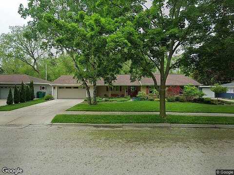 Hawthorne, CEDARBURG, WI 53012