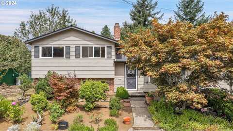 Broadway, PORTLAND, OR 97220