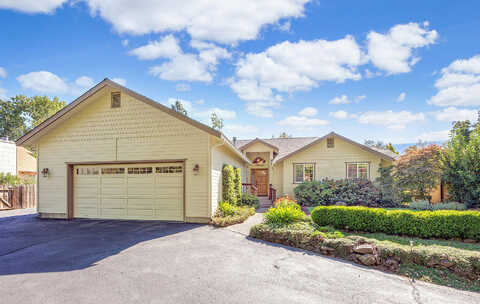 Capella, ASHLAND, OR 97520