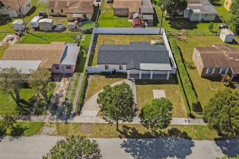 18Th, OPA LOCKA, FL 33054