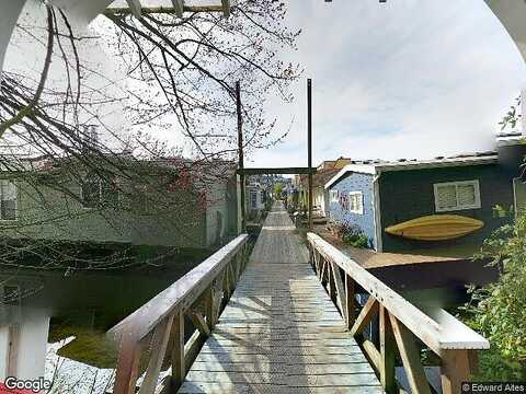 Louisa, SEATTLE, WA 98102
