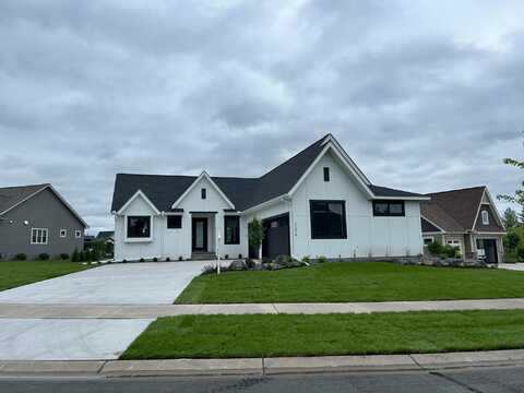 Latrobe, LAKE ELMO, MN 55042