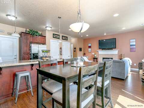 Trillium, SANDY, OR 97055