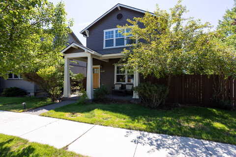 Penhollow, BEND, OR 97702