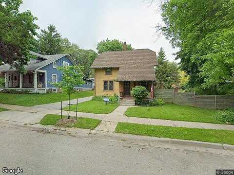 Center, CEDARBURG, WI 53012