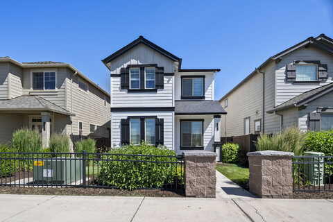 Canal, REDMOND, OR 97756