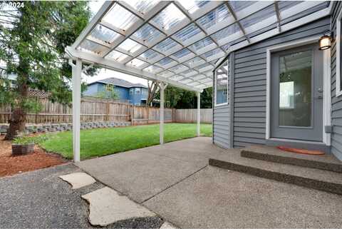 Laurmont, PORTLAND, OR 97223