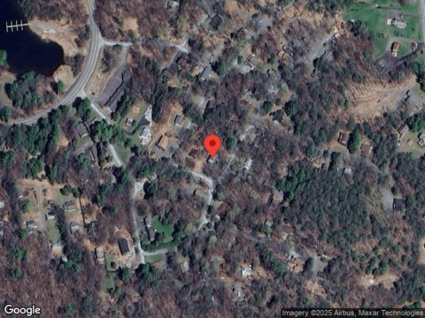 Maple Dr, Greentown, PA 18426