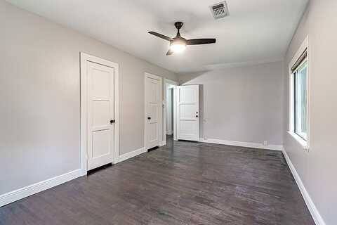 Wilson, GROVES, TX 77619