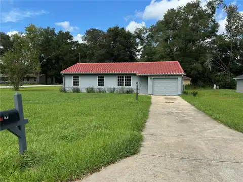 Pine Circle, OCALA, FL 34472