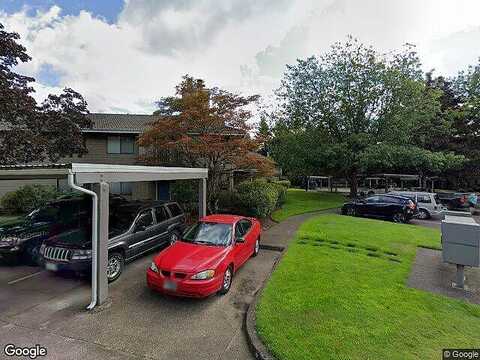 Lake Isle Dr, Eugene, OR 97401