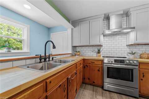 Showalter, YORKTOWN, VA 23692