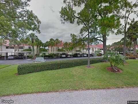 Village Cir, Venice, FL 34292