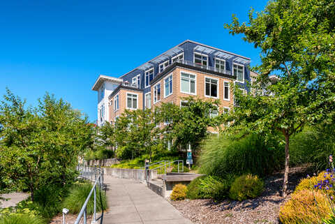 Harbor Sq Loop Ne, Bainbridge Island, WA 98110