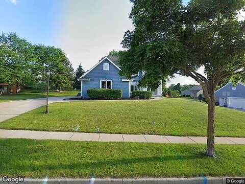 Hillwood, PEWAUKEE, WI 53072