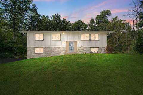 Lyons, BURLINGTON, WI 53105