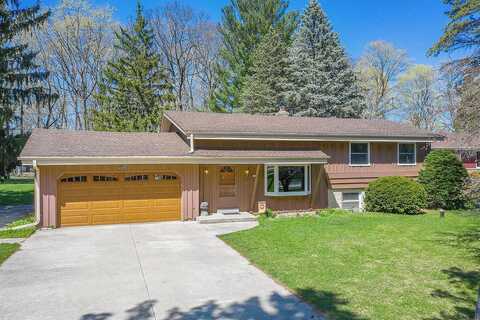 Cedar Hills, SLINGER, WI 53086