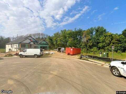 Queens, LAKE ELMO, MN 55042