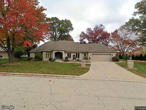 Parkway, GREEN BAY, WI 54304