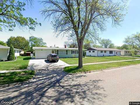 Maple, MOORHEAD, MN 56560