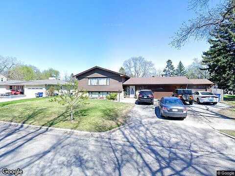 Centre, MOORHEAD, MN 56560
