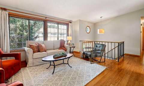 Ridge Cliff, SAINT PAUL, MN 55122