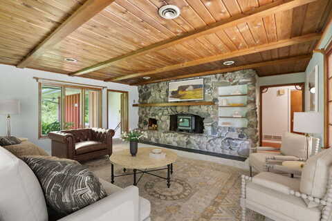 Shannon, HARTFORD, WI 53027