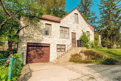Evergreen, PEWAUKEE, WI 53072
