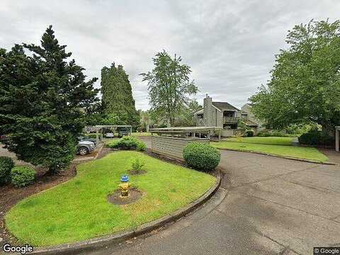 Lake Isle Dr, Eugene, OR 97401