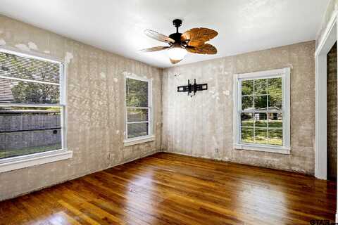 Edwards, MOUNT PLEASANT, TX 75455