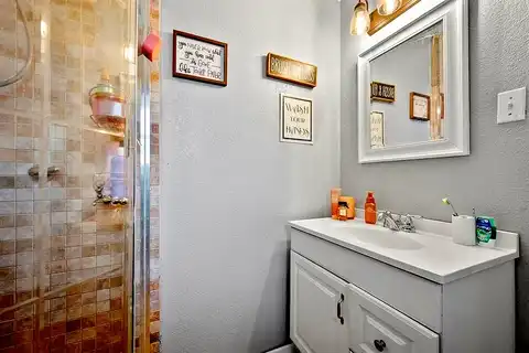 Hall, FAIRFIELD, TX 75840