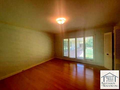 Lakeview, MARTINSVILLE, VA 24112