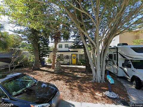 Marguerite, MADEIRA BEACH, FL 33708