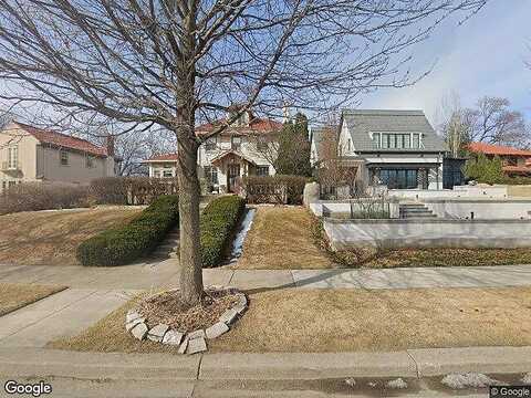 W Lake Of The Isles Pkwy, Minneapolis, MN 55405
