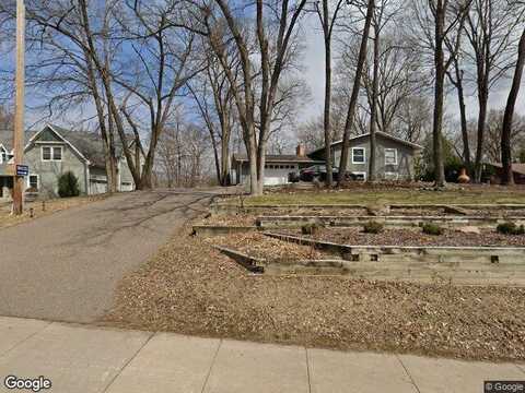 Ridgewood Rd, Wayzata, MN 55391