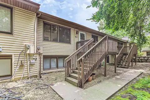 River Woods, BURNSVILLE, MN 55337