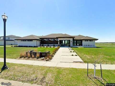 Tessa, MOORHEAD, MN 56560