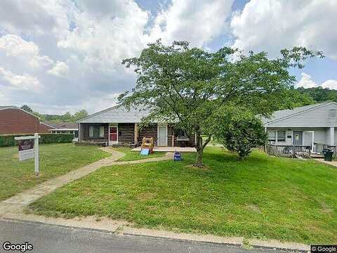 Kingston Dr, Natrona Heights, PA 15065