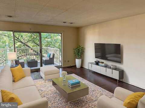 Fort Farnsworth Rd, Alexandria, VA 22303